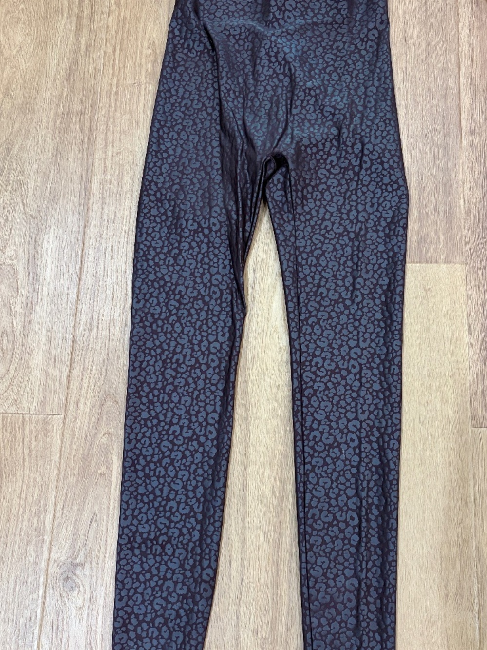 HUE chocolate brown faux leather animal print leggings size medium